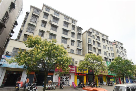 出售密州天一玫瑰苑3室2厅2卫134平简单装修