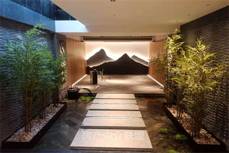 南湖金屋小区南区3室2厅1卫68万111m2精装修出售